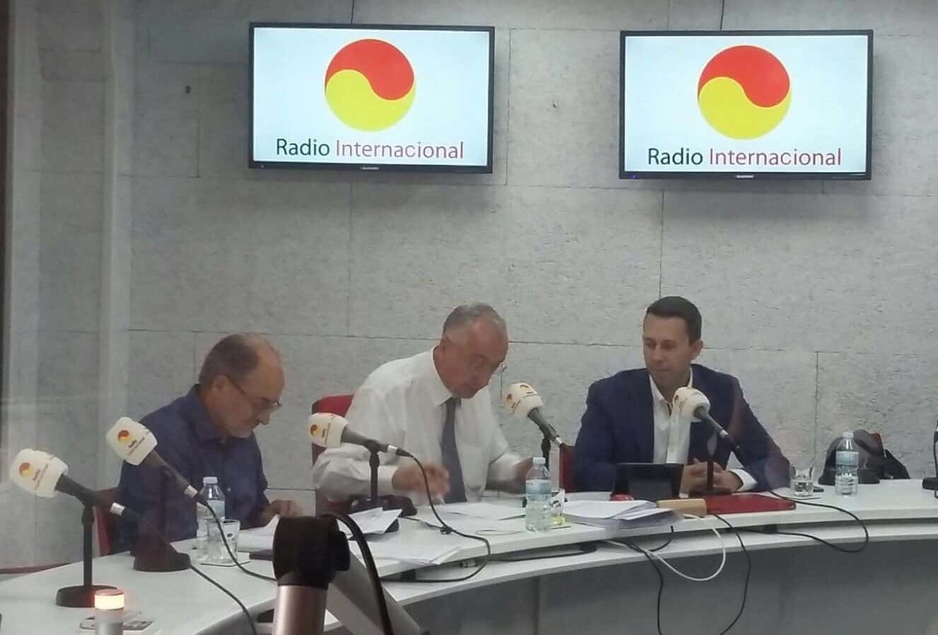 Hablando en la radio sobre el pasado, presente y futuro del comercio electrónico